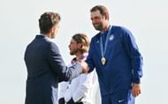 Scottie Scheffler receives his golf gold medal (Source: Getty)